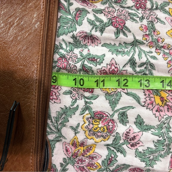 Bueno Brown Leather Shoulder Bag - Picture 12 of 13